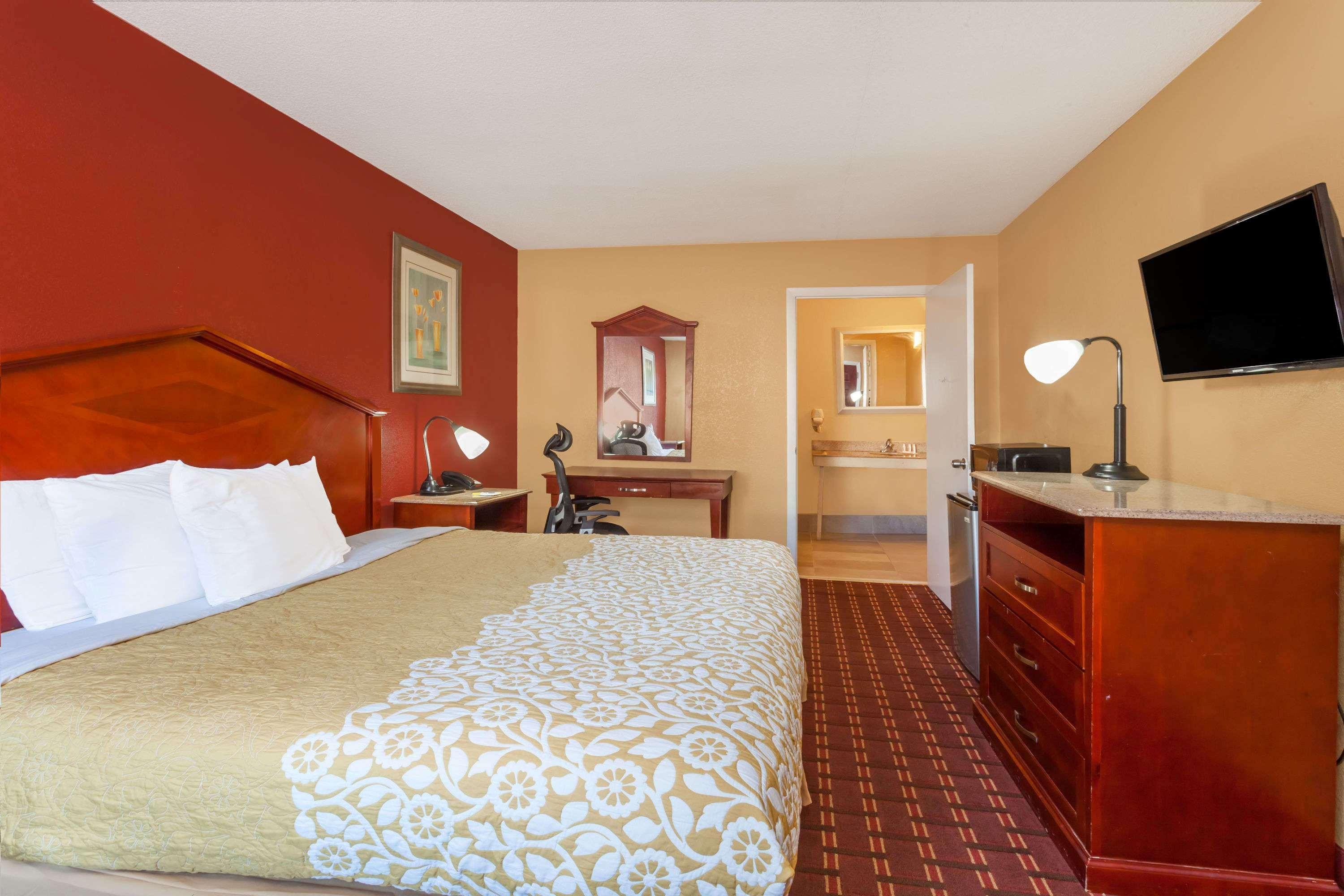 Days By Wyndham Hotel Columbia